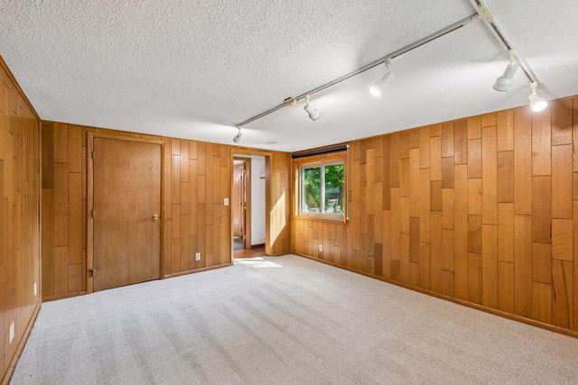15509 Holdridge Road E, Wayzata, MN 55391