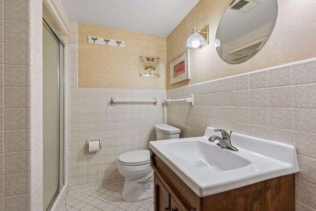 15509 Holdridge Road E, Wayzata, MN 55391