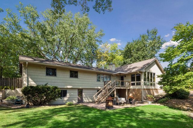 15509 Holdridge Road E, Wayzata, MN 55391