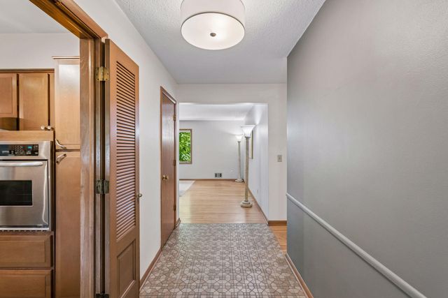 15509 Holdridge Road E, Wayzata, MN 55391