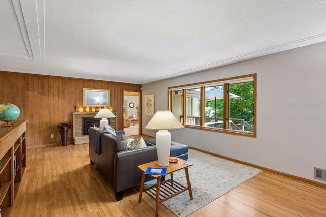 15509 Holdridge Road E, Wayzata, MN 55391