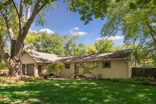 15509 Holdridge Road E, Wayzata, MN 55391