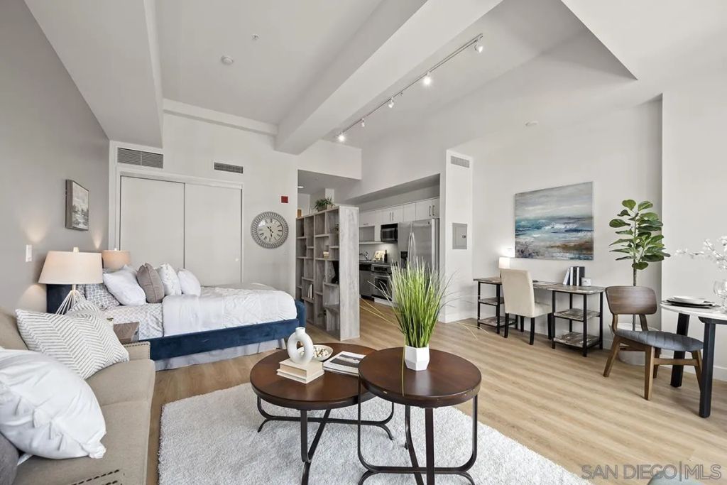 350 W Ash Street West 1006, San Diego, CA 92101