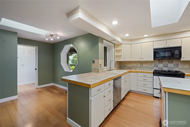 3334 Mercedes Drive NE, Lacey, WA 98516
