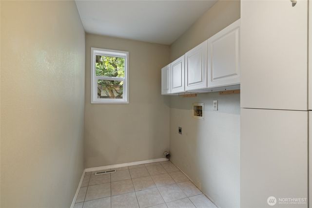 3334 Mercedes Drive NE, Lacey, WA 98516