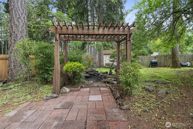3334 Mercedes Drive NE, Lacey, WA 98516