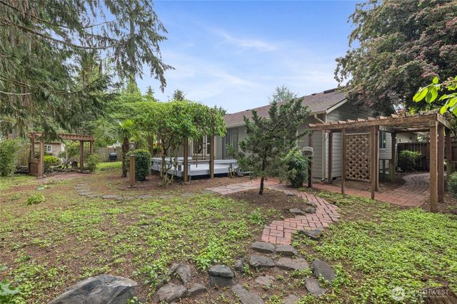 3334 Mercedes Drive NE, Lacey, WA 98516