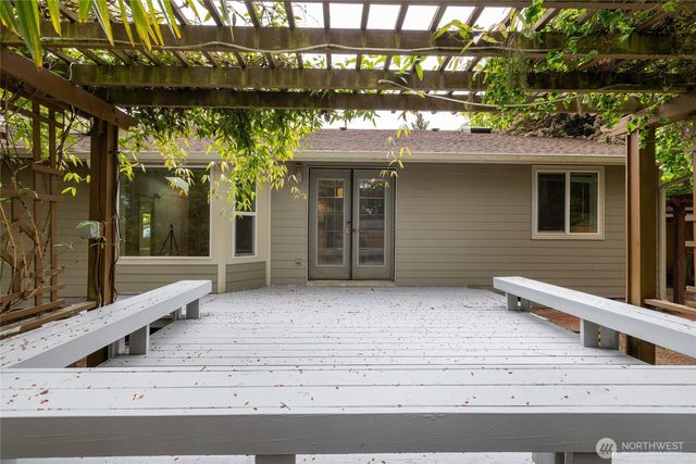 3334 Mercedes Drive NE, Lacey, WA 98516