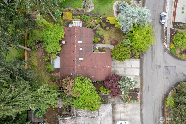 3334 Mercedes Drive NE, Lacey, WA 98516