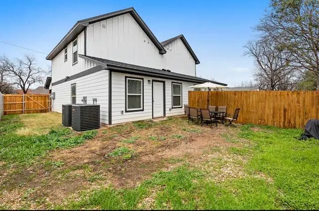 1620 Flint Avenue B, Waco, TX 76706