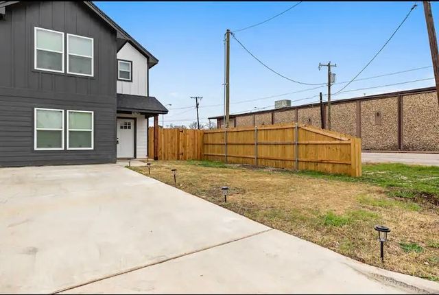 1620 Flint Avenue B, Waco, TX 76706