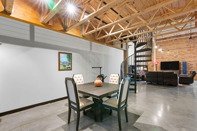 201 Price Road 217, Lexington, KY 40511