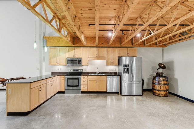 201 Price Road 217, Lexington, KY 40511