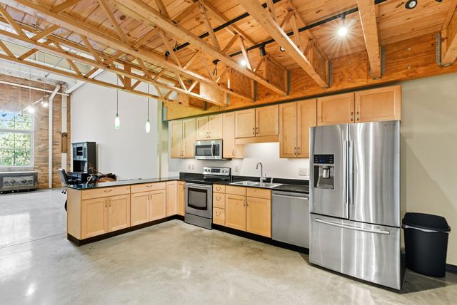 201 Price Road 217, Lexington, KY 40511