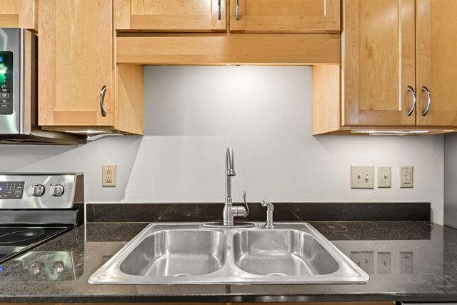 201 Price Road 217, Lexington, KY 40511