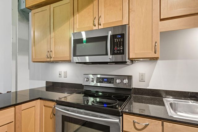 201 Price Road 217, Lexington, KY 40511