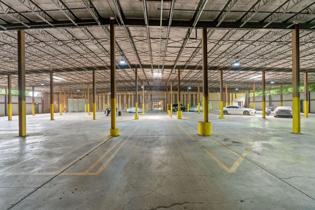 201 Price Road 217, Lexington, KY 40511