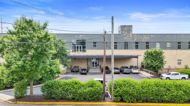 201 Price Road 217, Lexington, KY 40511