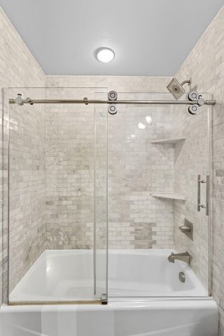 201 Price Road 217, Lexington, KY 40511