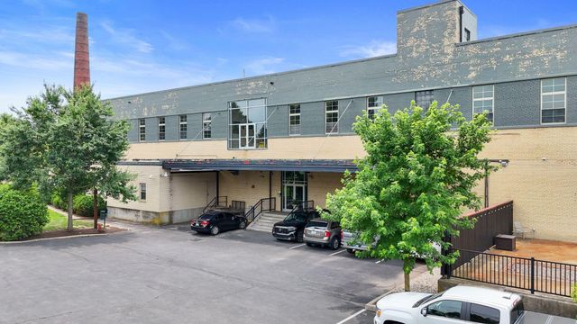 201 Price Road 217, Lexington, KY 40511