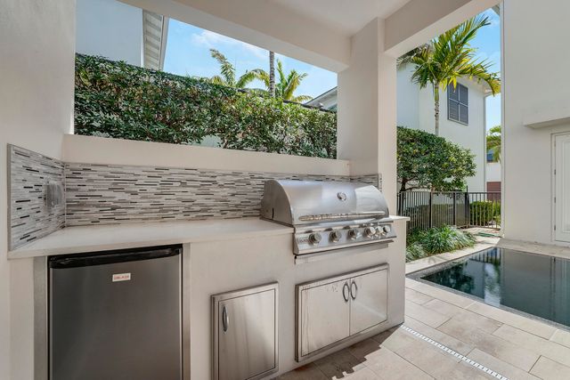 1022 Faulkner Terrace, Palm Beach Gardens, FL 33418