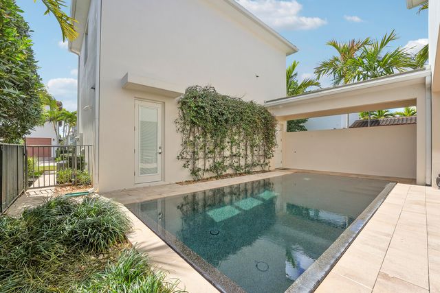 1022 Faulkner Terrace, Palm Beach Gardens, FL 33418