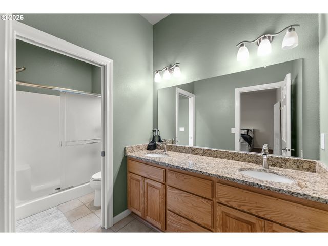 554 OAK VALLEY Loop, Winchester, OR 97495