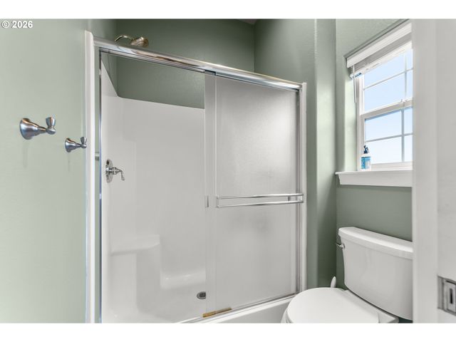 554 OAK VALLEY Loop, Winchester, OR 97495