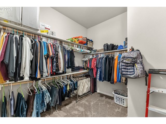 554 OAK VALLEY Loop, Winchester, OR 97495