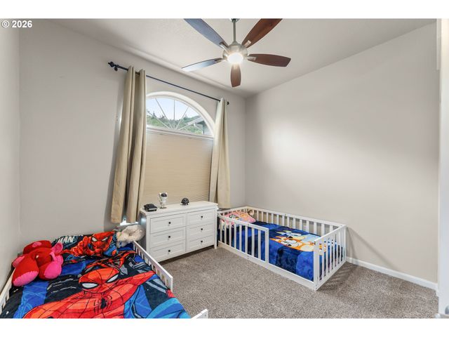 554 OAK VALLEY Loop, Winchester, OR 97495