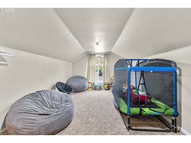 554 OAK VALLEY Loop, Winchester, OR 97495