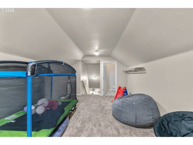 554 OAK VALLEY Loop, Winchester, OR 97495