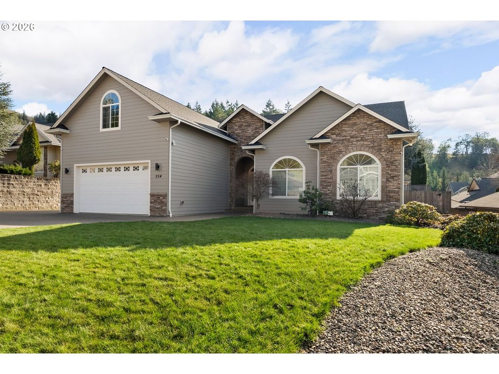 554 OAK VALLEY Loop, Winchester, OR 97495