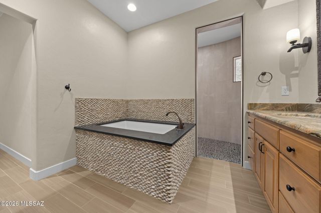 2960 W Lobo Road, Tucson, AZ 85742