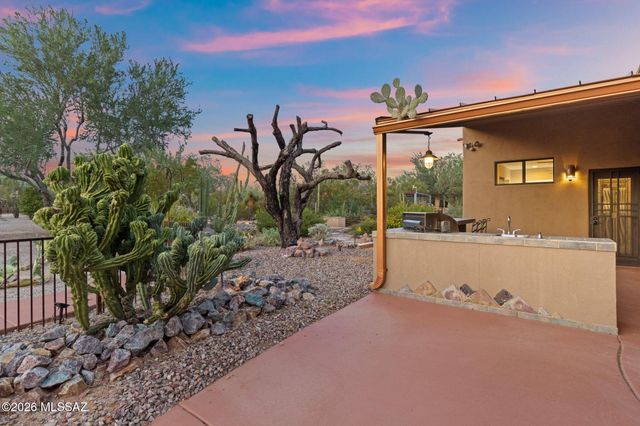 2960 W Lobo Road, Tucson, AZ 85742