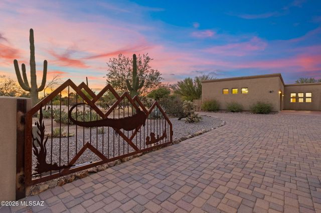 2960 W Lobo Road, Tucson, AZ 85742