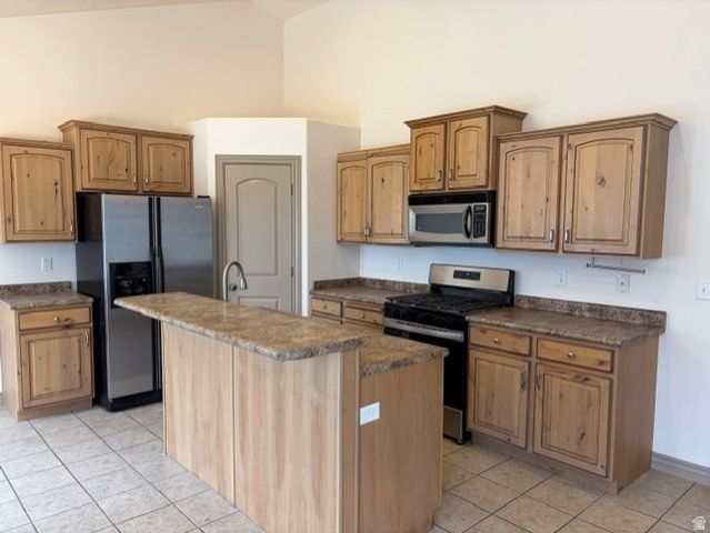 5689 W LUGANO DR, West Jordan, UT 84081