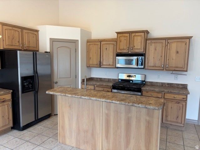 5689 W LUGANO DR, West Jordan, UT 84081