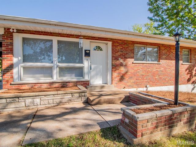 1325 Kappel Drive, St Louis, MO 63135