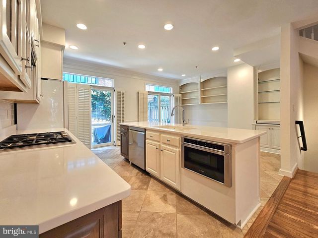 315 HEARTHSTONE MEWS, Alexandria, VA 22314