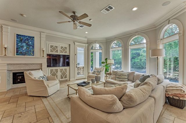 319 S Silvershire Circle, The Woodlands, TX 77381