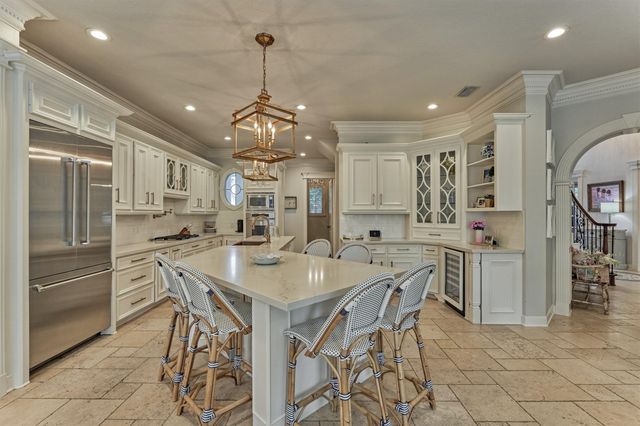 319 S Silvershire Circle, The Woodlands, TX 77381