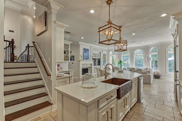 319 S Silvershire Circle, The Woodlands, TX 77381