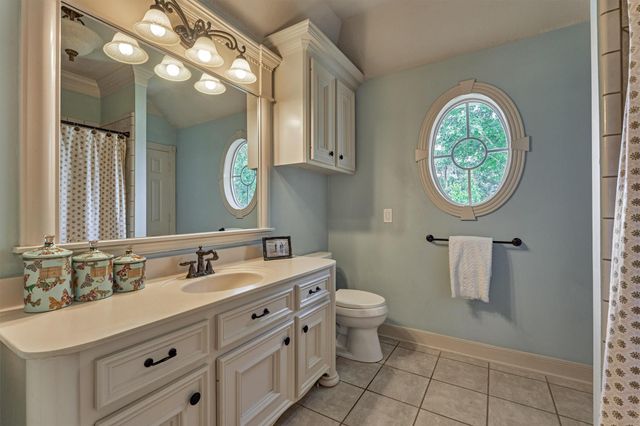 319 S Silvershire Circle, The Woodlands, TX 77381