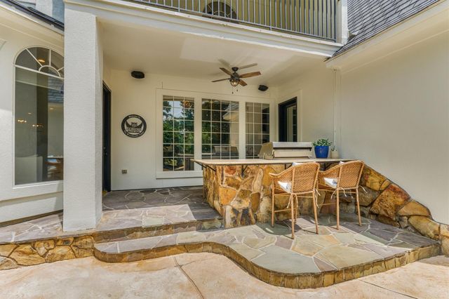 319 S Silvershire Circle, The Woodlands, TX 77381