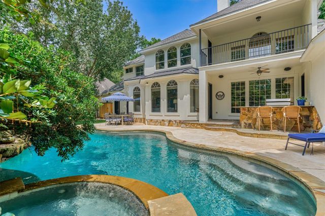 319 S Silvershire Circle, The Woodlands, TX 77381