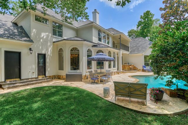 319 S Silvershire Circle, The Woodlands, TX 77381