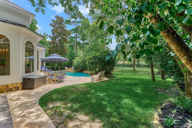 319 S Silvershire Circle, The Woodlands, TX 77381