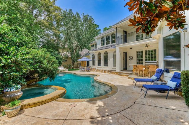 319 S Silvershire Circle, The Woodlands, TX 77381