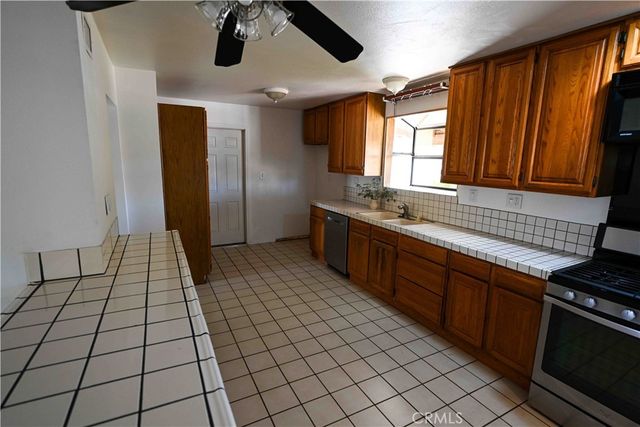 1677 Arcane, Simi Valley, CA 93065